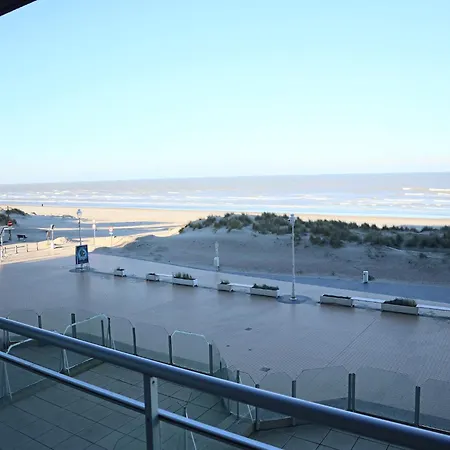 Romantic Coastal Escape, Cleaning Included *