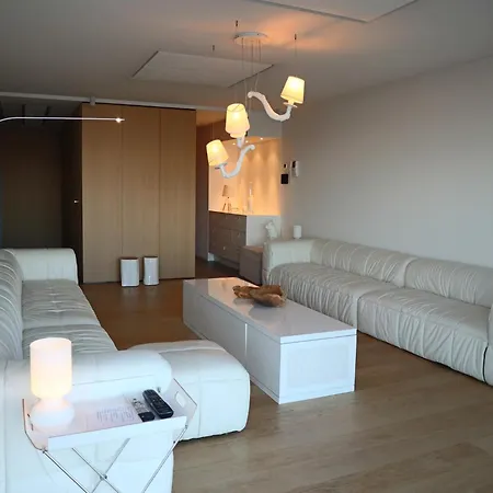 Romantic Coastal Escape, Cleaning Included *