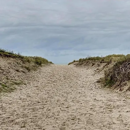Romantic Coastal Escape, Cleaning Included Lägenhet
